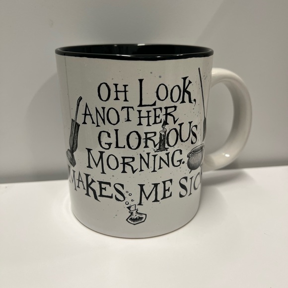 Disney’s Hocus Pocus coffee mug - Picture 2 of 3